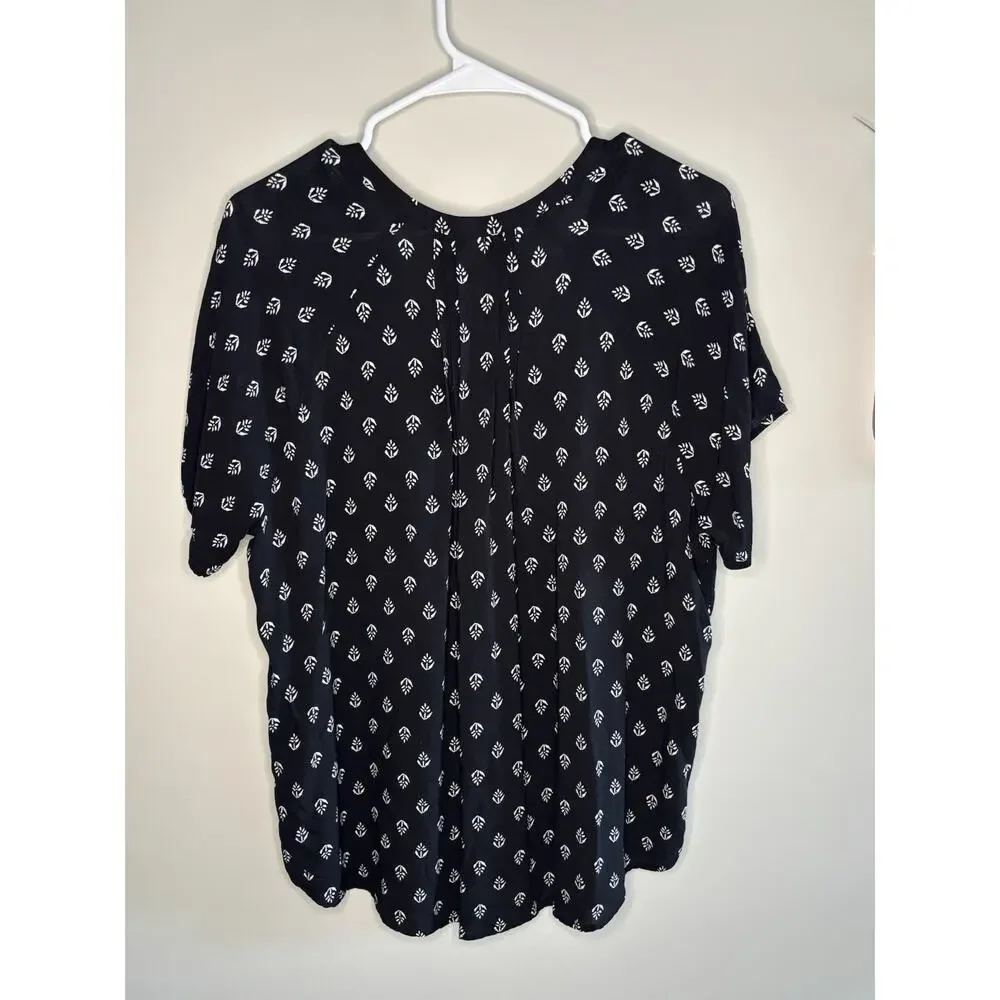 Old Navy Women’s Black & White Geometric V Neck Puff Short Sleeve Blouse XL